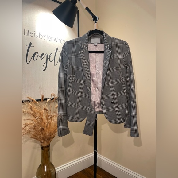 🚫✨S O L D✨🚫➖ H&M Woman’s Gray Blazer Jacket - Picture 3 of 10
